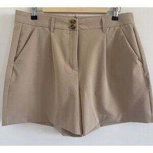 Nautica Women’s 10 Tan Pleated Tailored Shorts Stretch Soft 4.5 Inseam Neutral